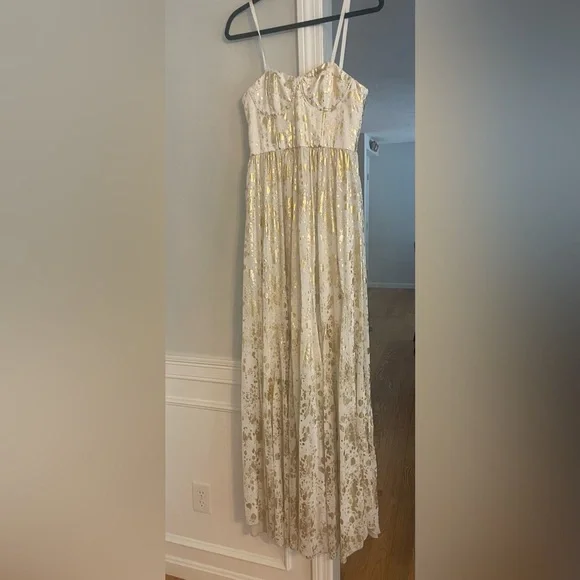 Alice + Olivia | Dresses | Alice Olivia Gold White Maxi Dress | Poshmark Alice + Olivia | Dresses | Alice Olivia Gold White Maxi Dress | Poshmark
